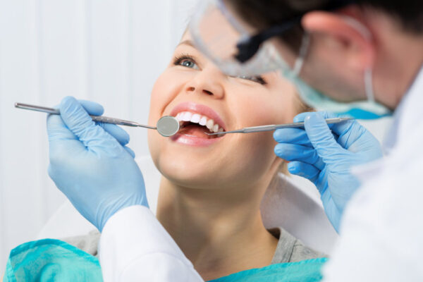 Evaluating Downey's Top Dentists for Denture Services